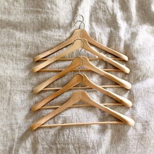 pack of 5 natural wooden coat hangers